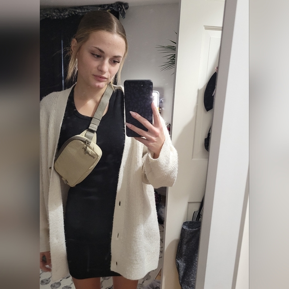 Meet your Posher, Paige - Picture 8 of 8